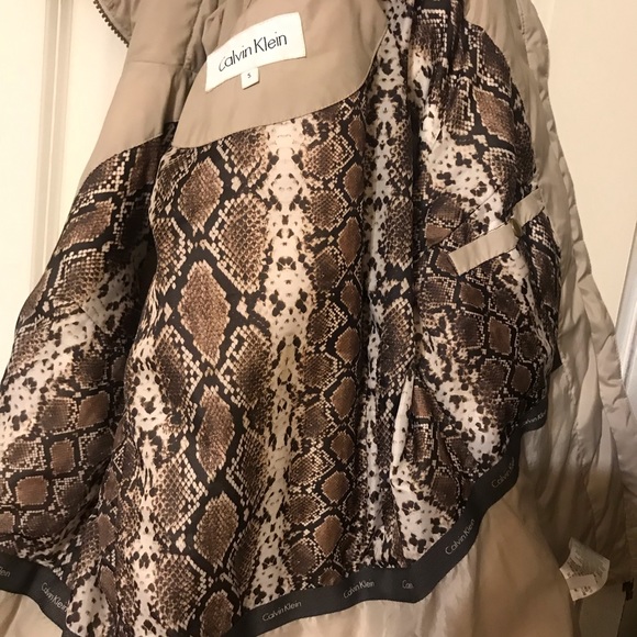 Calvin Klein Puffy Jacket - Picture 3 of 6